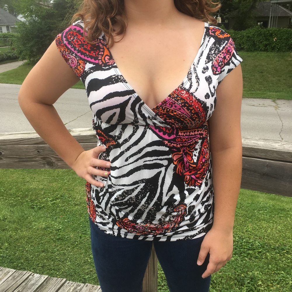 Zebra Print Double V Top SZ S! EUC! - Picture 7 of 10